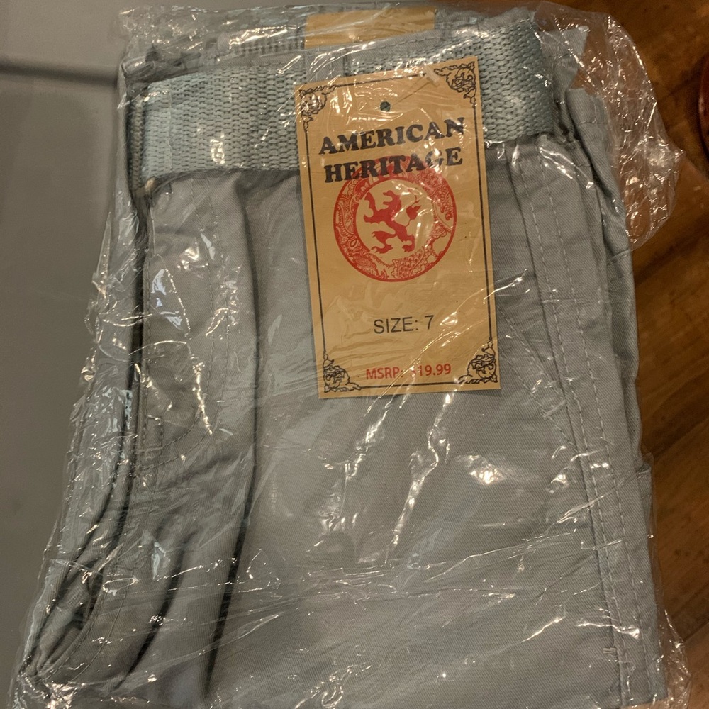 Boys cargo shorts w/belt